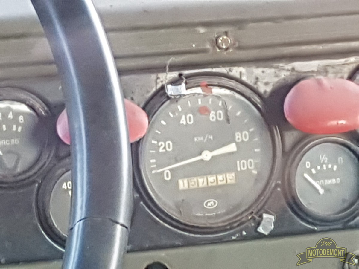 Żuraw średniego udźwigu 9T31M na samochodzie URAL 375