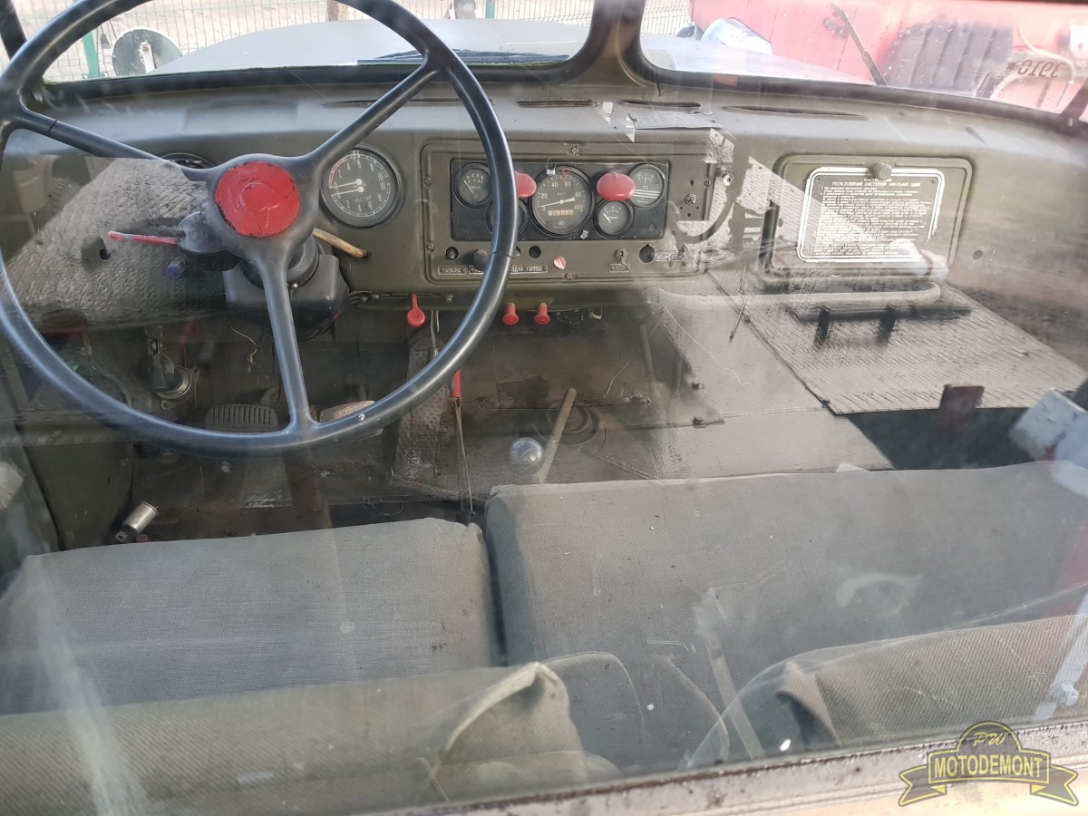 Żuraw średniego udźwigu 9T31M na samochodzie URAL 375