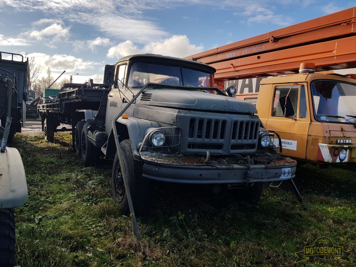 Samochód ZIŁ 131 Ciągnik siodłowy z naczepą MMZ-778K